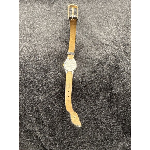 Vtg Timex Ladies Oval Watch: Black face,Black Leather Band Gold/Silver Tone Case - Picture 10 of 12